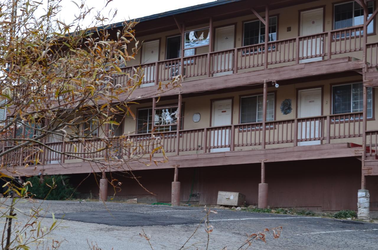 Deep Creek Motel Running Springs Eksteriør bilde